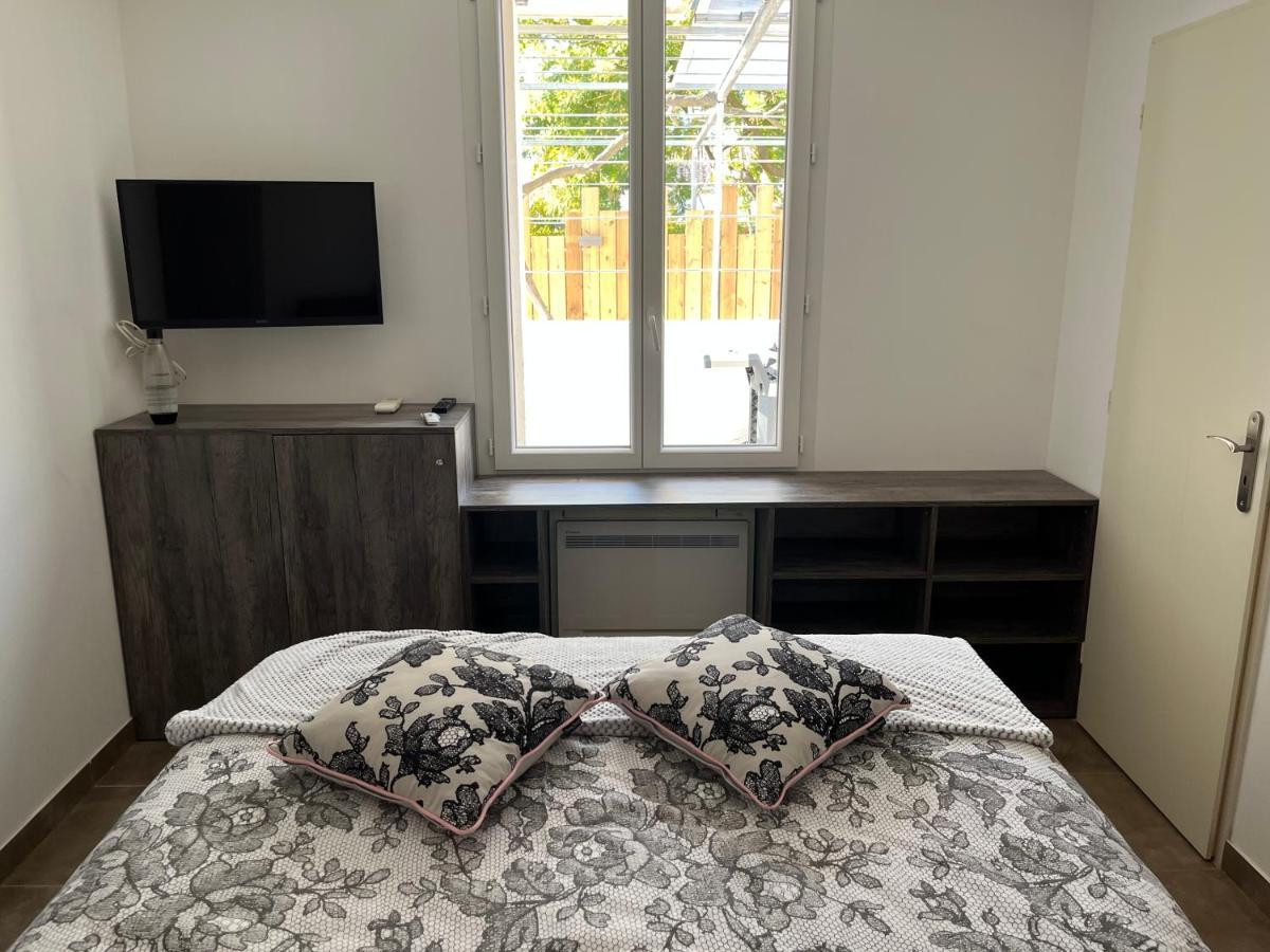Apartament Aux 3 Domaines T2 Avec Terrasse Hyères Zewnętrze zdjęcie