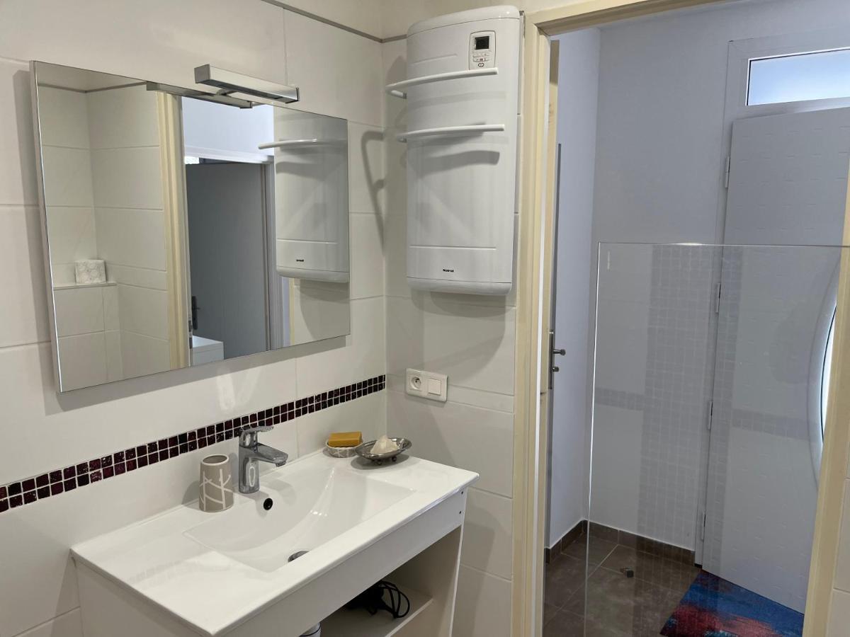 Apartament Aux 3 Domaines T2 Avec Terrasse Hyères Zewnętrze zdjęcie